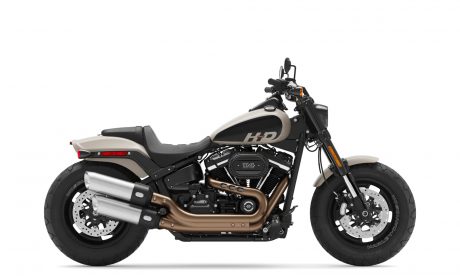 Harley-Davidson® Fat Bob™ 114 White Sand Pearl 2022
