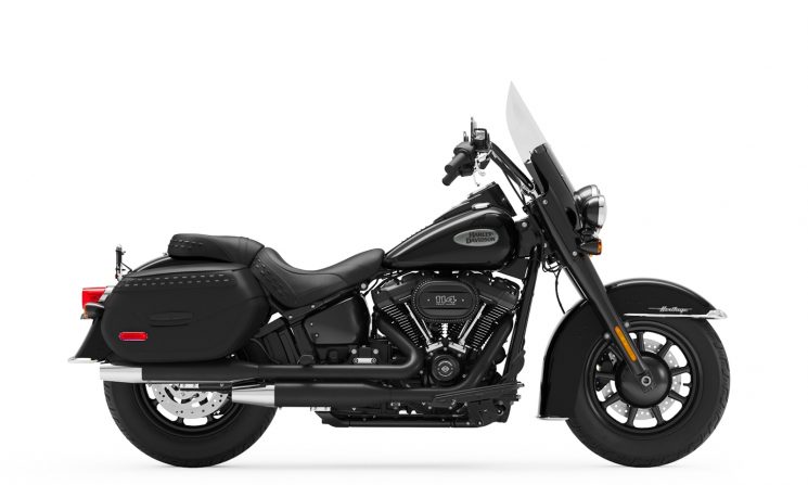Harley-Davidson® Heritage Classic Vivid Black (Black Finish w/ Cast Wheels) 2022