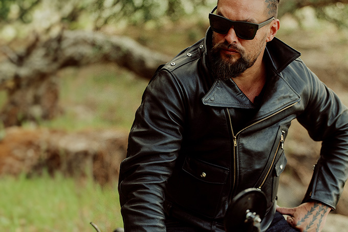 Un manteau de cuir Harley-Davidson édition spéciale à 2400$ US.